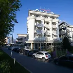 لا غراديسكا فندق
