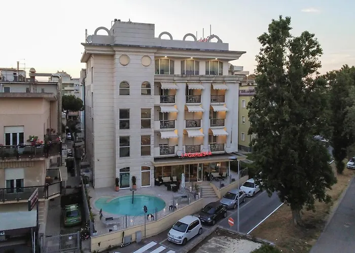 拉格拉迪斯卡酒店