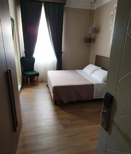 拉格拉迪斯卡酒店 酒店 4*