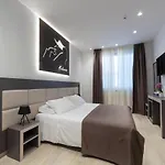 لا غراديسكا فندق 4*